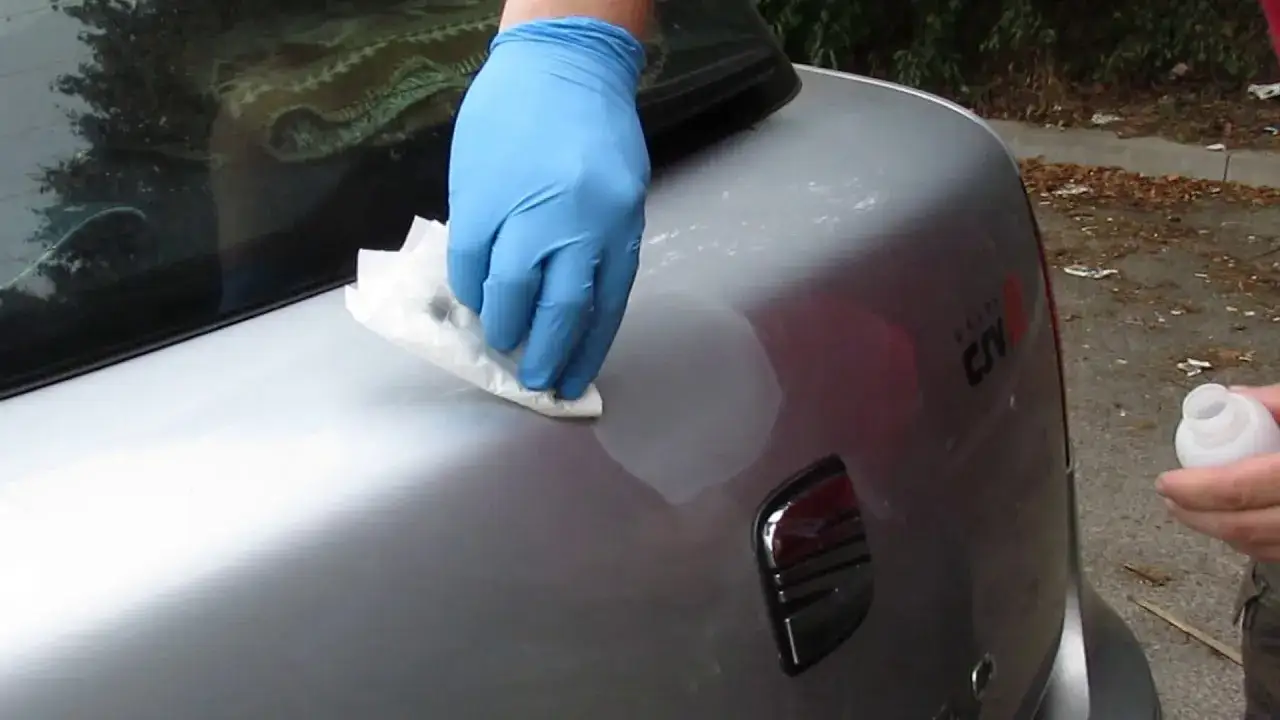 Zdjęcie Jak lakierować samochód sprayem: uniknij najczęstszych błędów