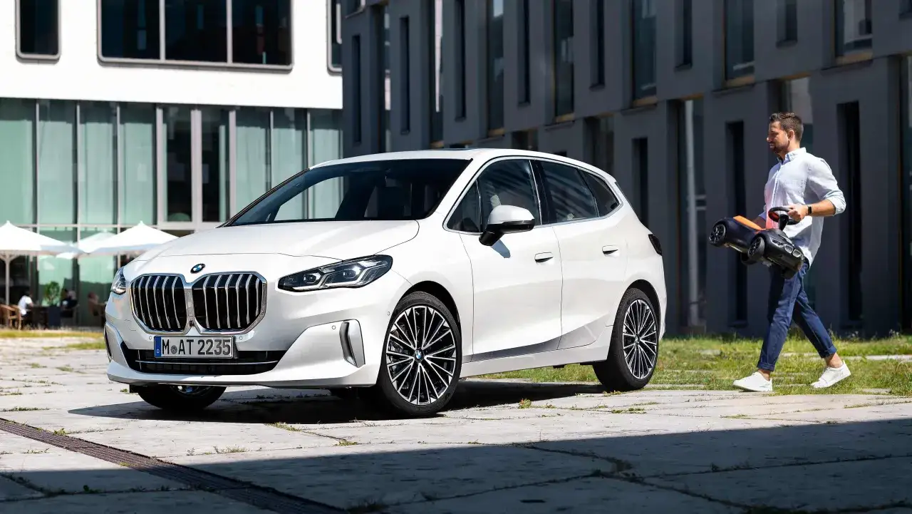 Zdjęcie BMW 2 Active Tourer - sprawdź, co czyni go wyjątkowym minivanem