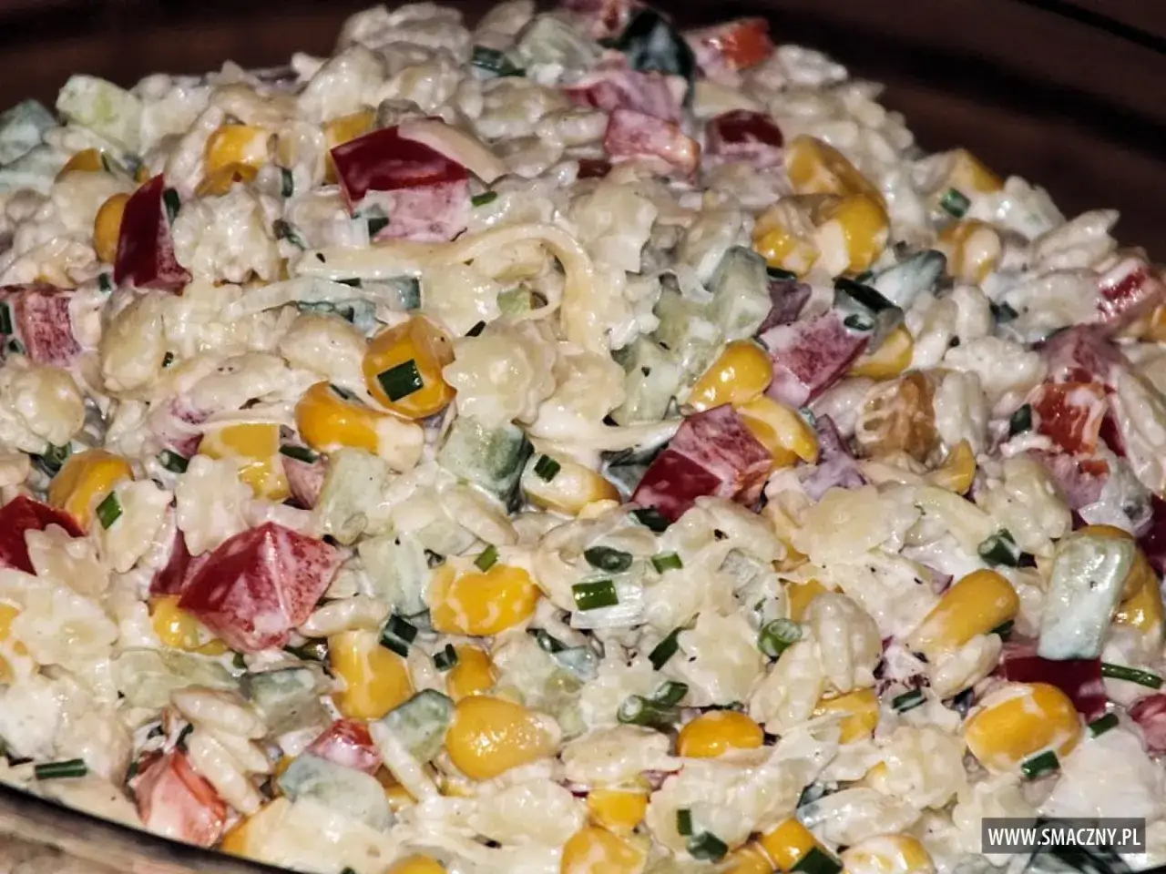 Zdjęcie Sałatka makaronowa do grilla: przepis na idealny dodatek