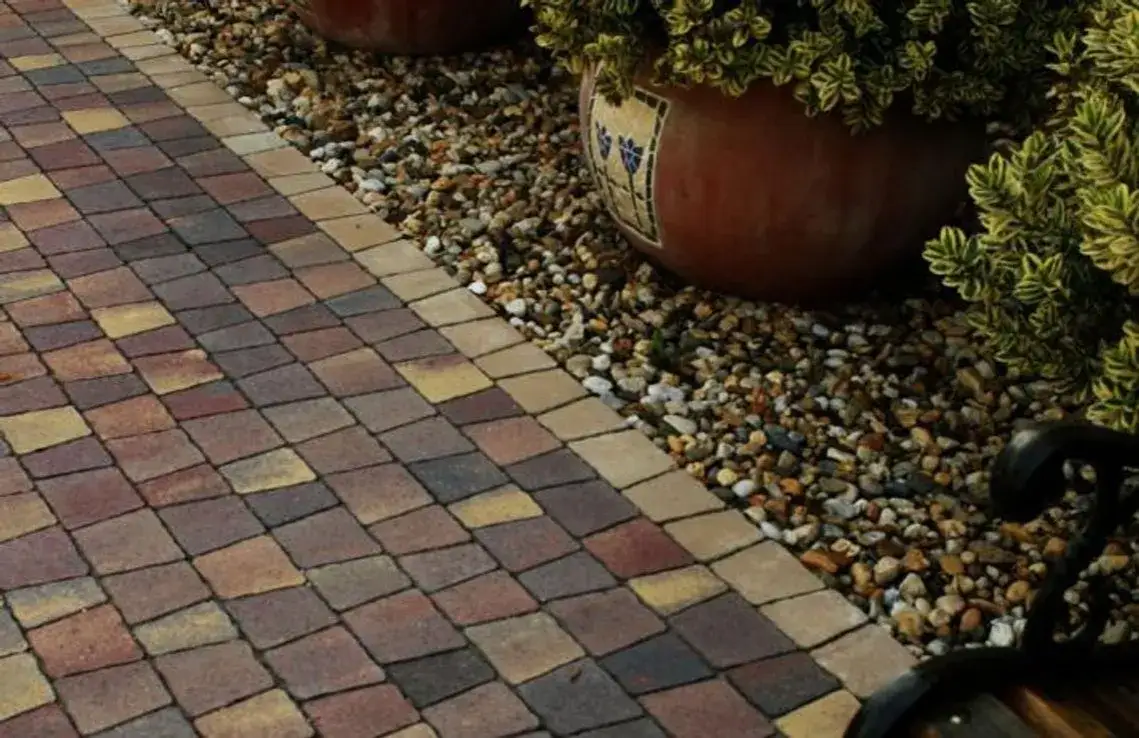 Zdjęcie Podbudowa pod kostkę brukową - jakie materiały wybrać?