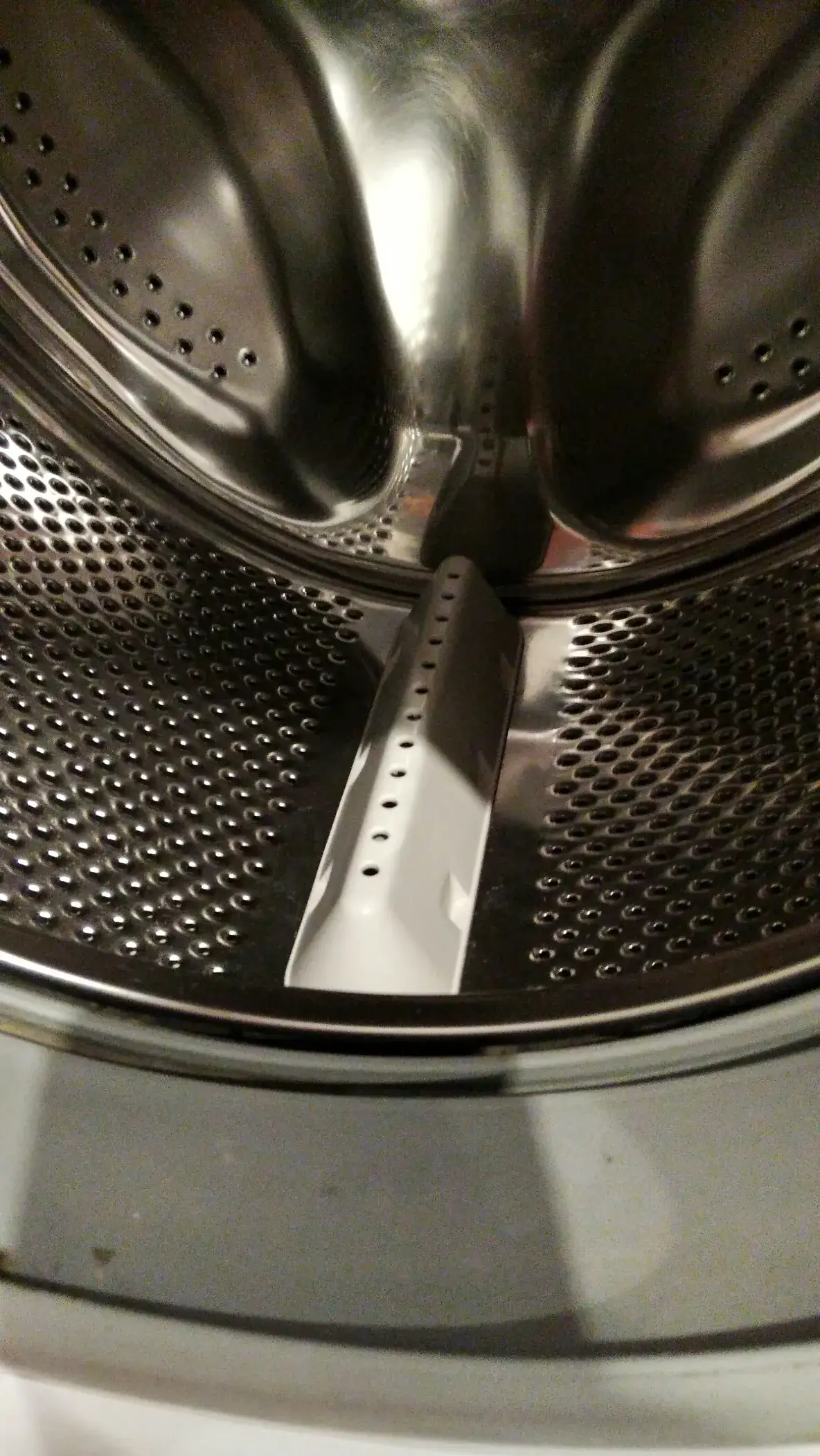 Zdjęcie Jak dostać się pod bęben pralki i uniknąć kosztownych napraw