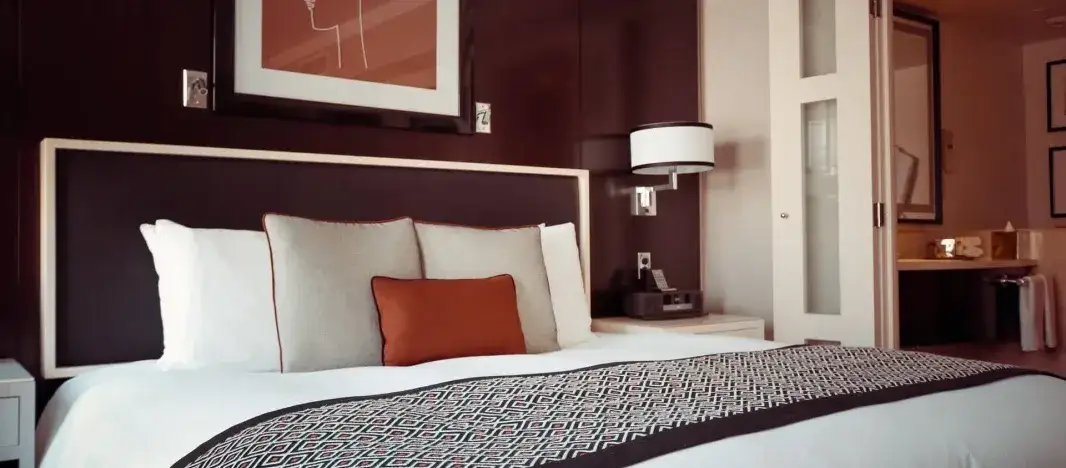 Zdjęcie Jak sprawdzić wiarygodność noclegu i uniknąć oszustw podróżniczych