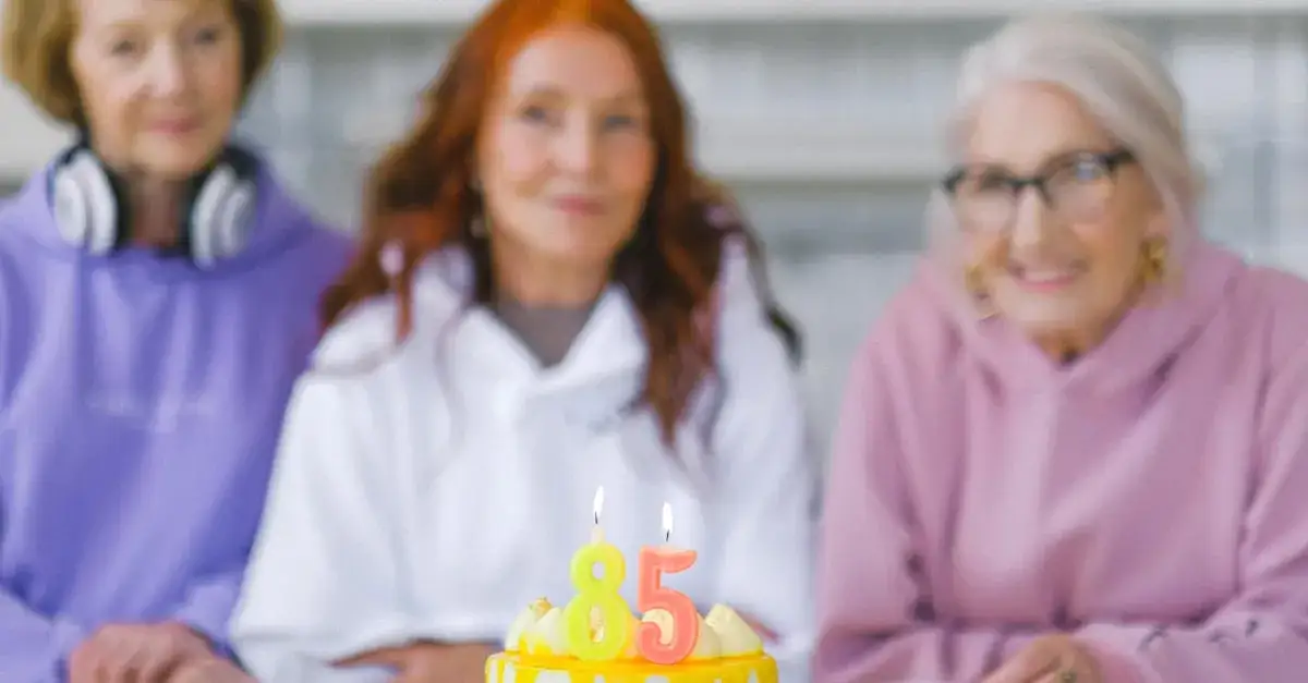 Zdjęcie Śmieszne życzenia dla koleżanki: Jak rozbawić przyjaciółkę w jej dzień?