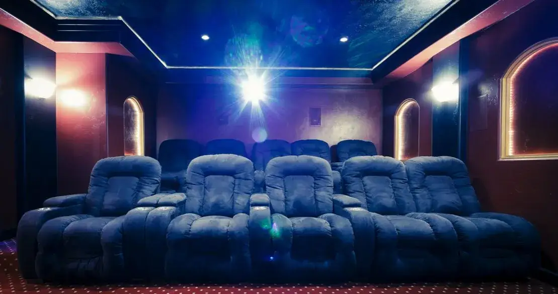 Zdjęcie Jak otworzyć kino: krok po kroku do sukcesu bez ukrytych kosztów