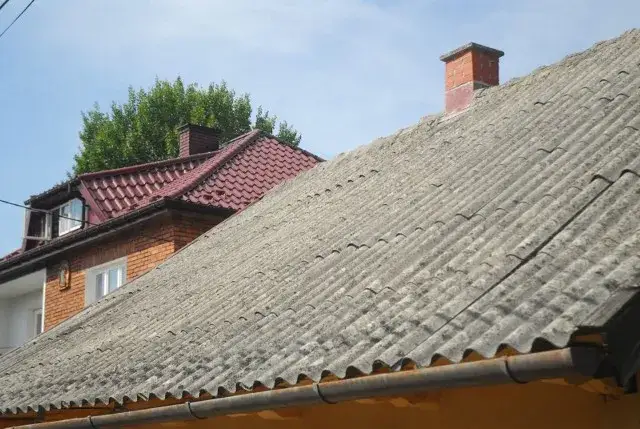 Zdjęcie Eternit na dachu do kiedy? Poznaj kluczowe terminy i uniknij kar