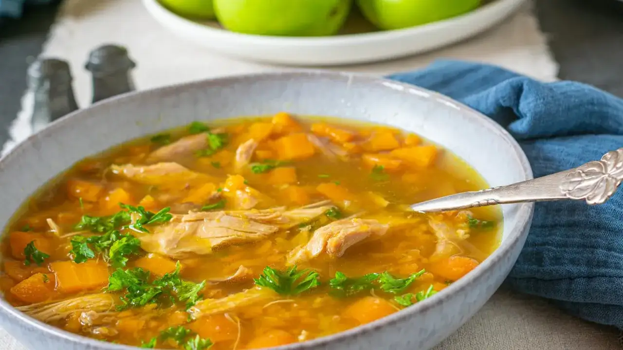 Zdjęcie Tradycyjna zupa marchewkowa jak u babci - sekrety domowego przepisu