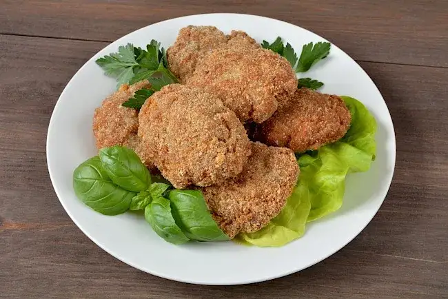 Zdjęcie Ile kcal ma kotlet mielony? Poznaj skład i wartość kaloryczną