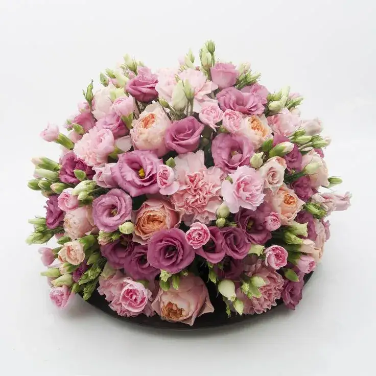 Zdjęcie Jakie kwiaty dla kobiety wybrać, by zachwycić? Idealne propozycje na każdą okazję