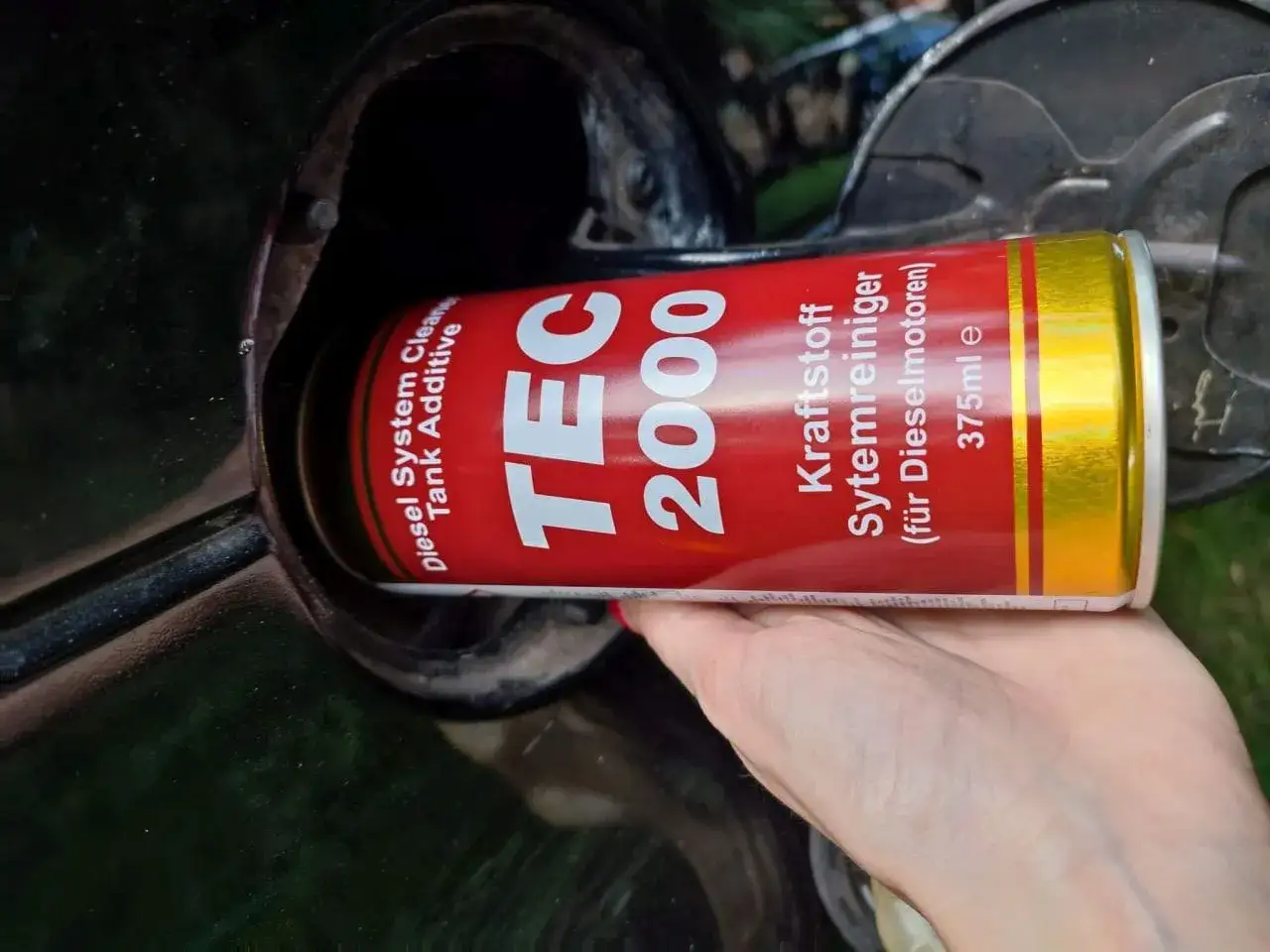 Zdjęcie Jak co dodać do paliwa żeby zatrzeć silnik i uniknąć kosztownych napraw