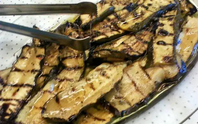 Zdjęcie Berenjenas con miel sin freír: una receta saludable y deliciosa