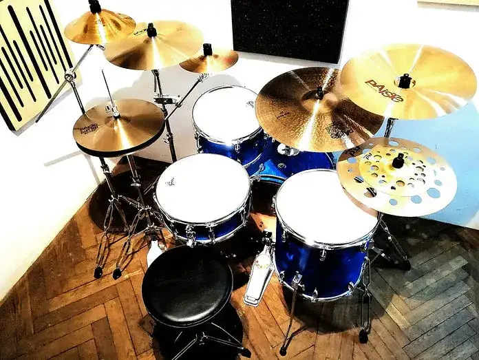 Zdjęcie Jak nauczyć się gry na perkusji - sprawdzone metody dla początkujących