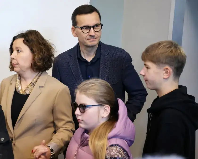 Zdjęcie Czy Morawiecki ma adoptowane dzieci? Oto prawda o jego rodzinie