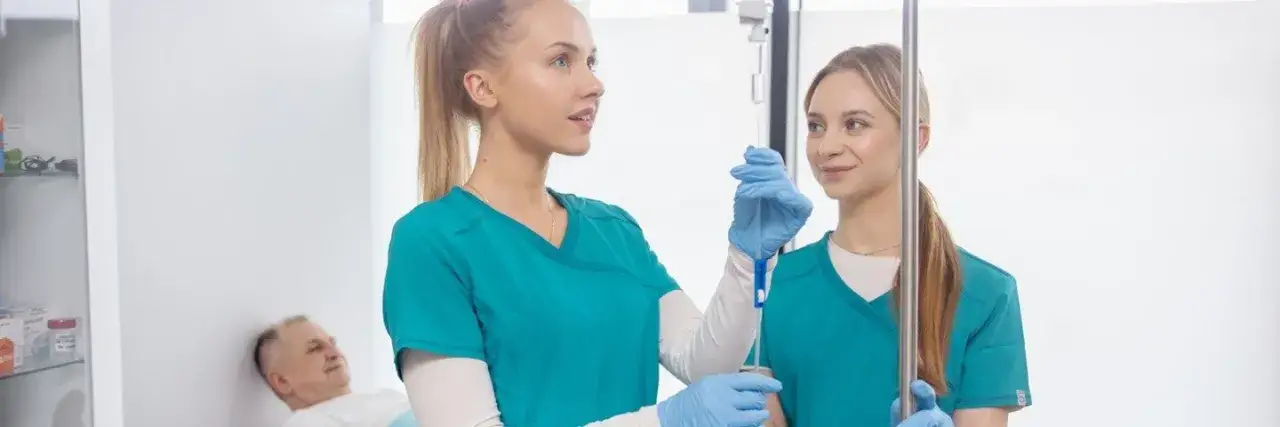 Zdjęcie Pielęgniarstwo czy fizjoterapia: która profesja przynosi więcej satysfakcji?