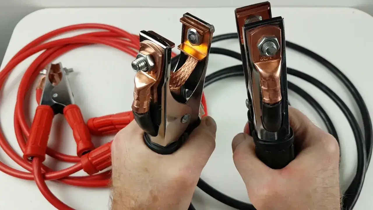 Zdjęcie Jakie kable rozruchowe do diesla wybrać, aby uniknąć problemów?