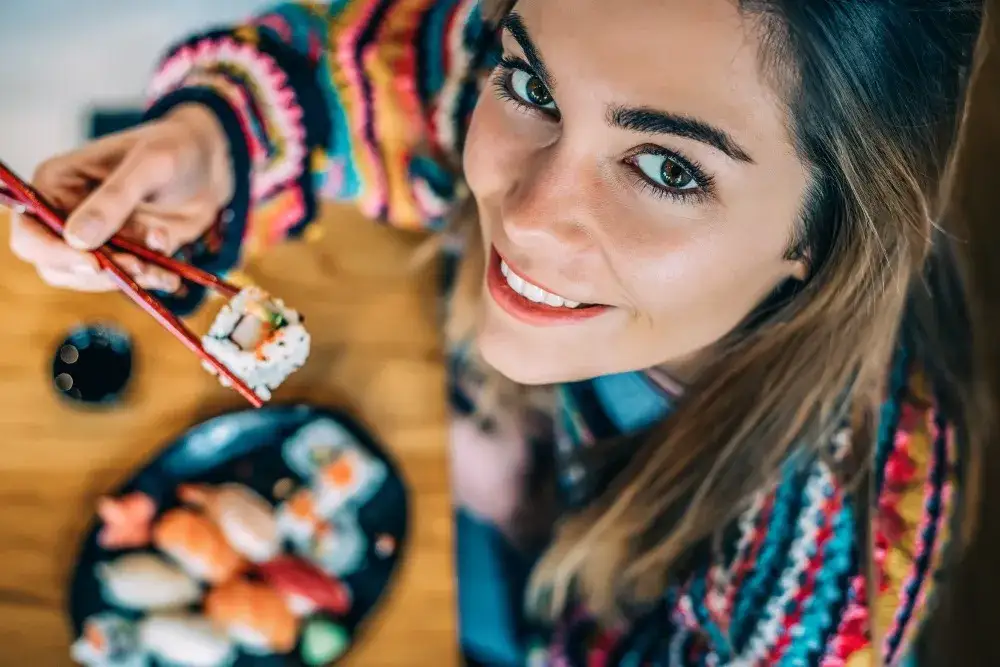 Zdjęcie Z czym jeść sushi? Odkryj najlepsze dodatki i akcesoria