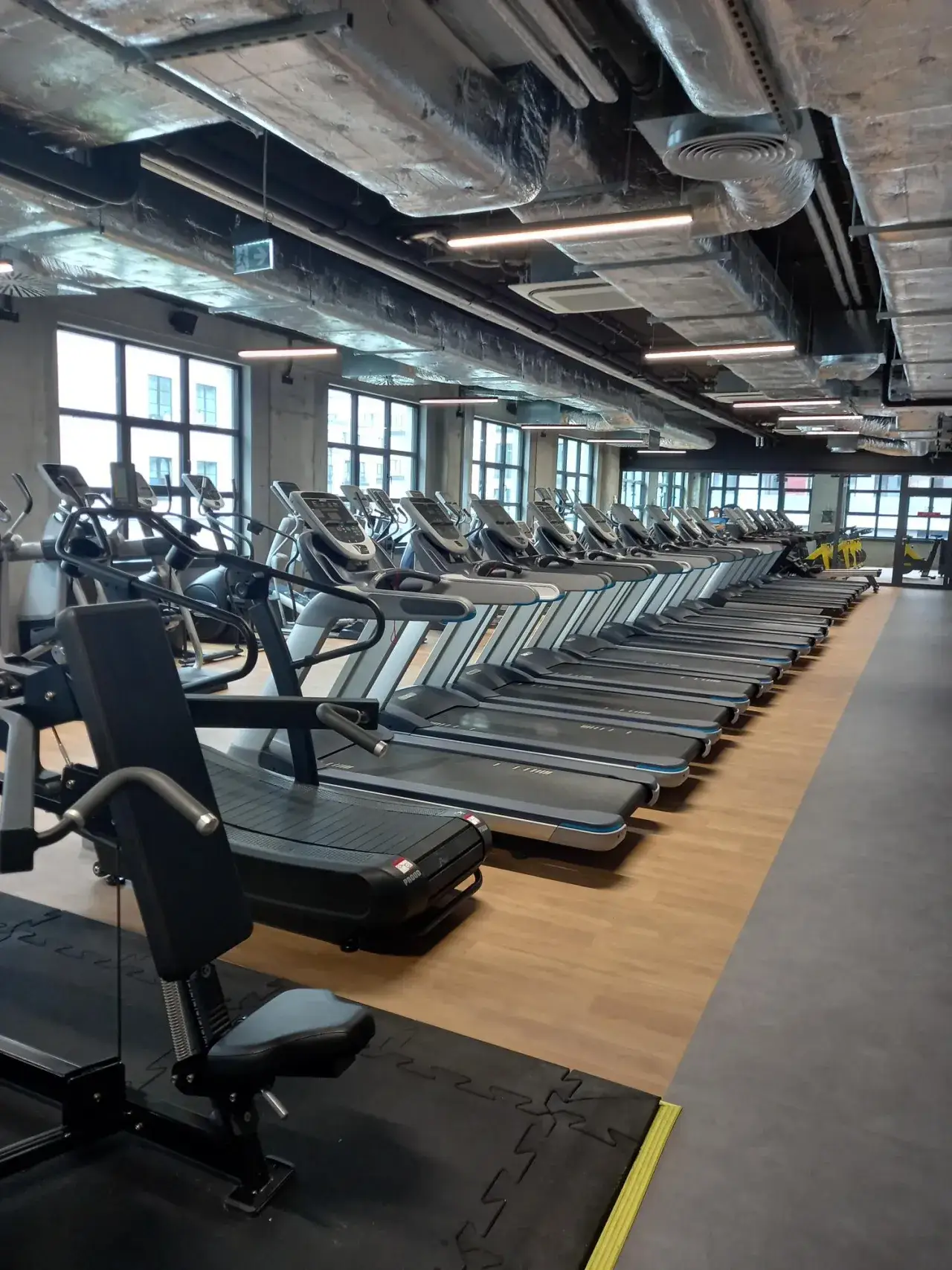 Zdjęcie Jak robić cardio na bieżni, aby uniknąć kontuzji i osiągnąć wyniki