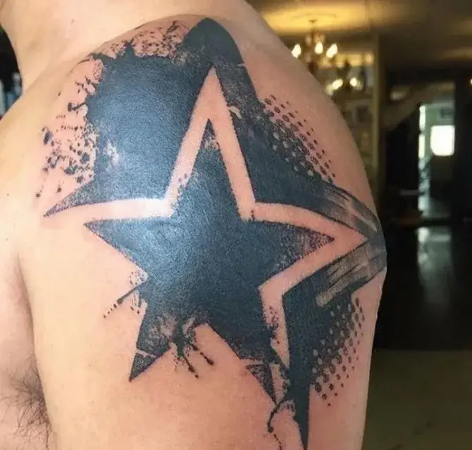 Zdjęcie Tatuaże gwiazdki męskie znaczenie: poznaj ukryte symbole gwiazd na ciele