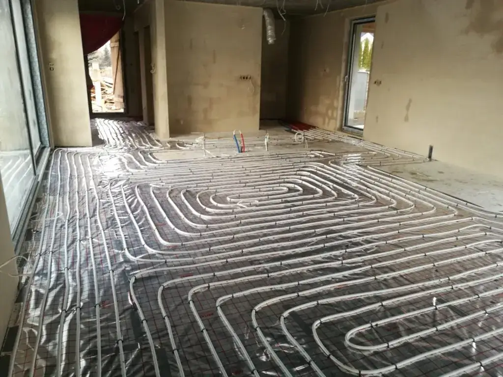 Zdjęcie Podłogówka czy grzejniki - co wybrać, aby zaoszczędzić na ogrzewaniu?