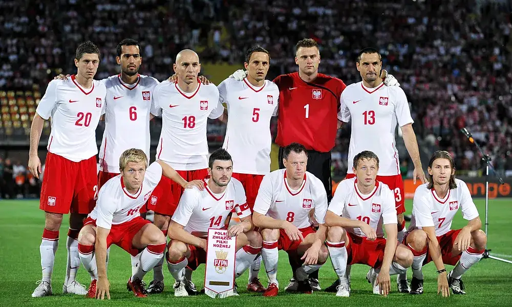 Zdjęcie Ile lat mają piłkarze reprezentacji Polski? Zaskakujące różnice wieku!