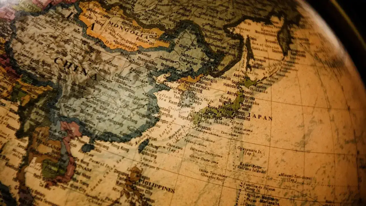 Zdjęcie Co można robić po studiach historycznych? Odkryj nieoczywiste ścieżki kariery