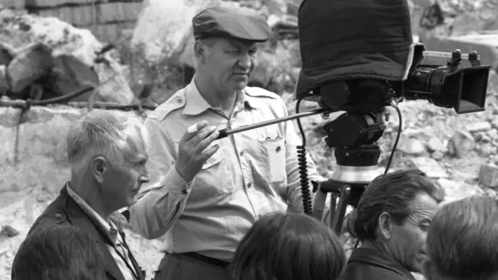 Zdjęcie Jan Łomnicki - reżyser serialu dom i jego niezapomniane osiągnięcia