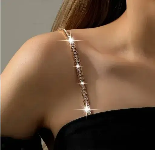 Zdjęcie Bransoletka z ramiączka od stanika - co naprawdę oznacza jej noszenie?