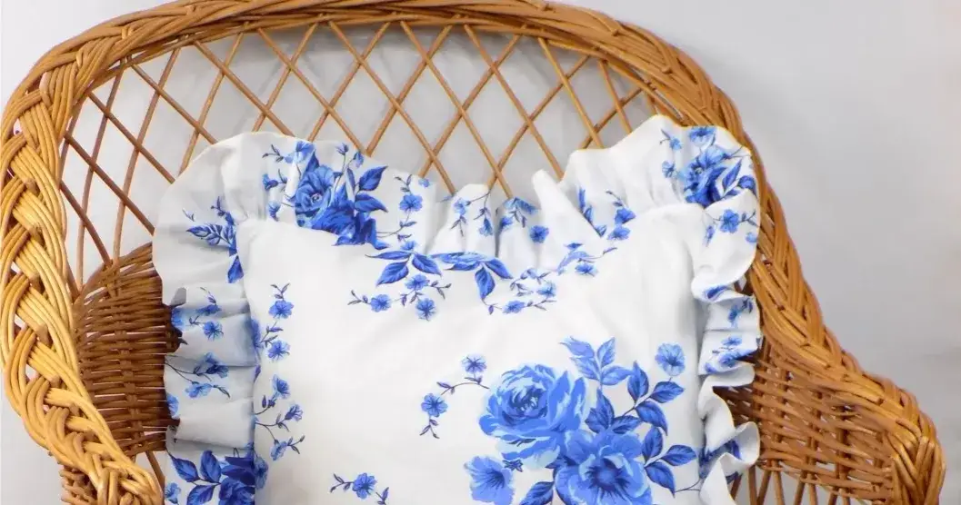 Zdjęcie Jak uszyć poduszkę z falbanką - proste kroki, które musisz znać