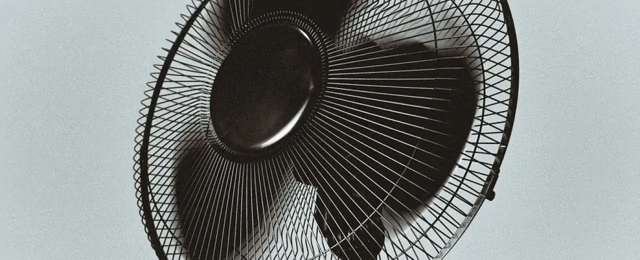 Zdjęcie Jak złożyć wentylator stojący: unikaj najczęstszych błędów i problemów