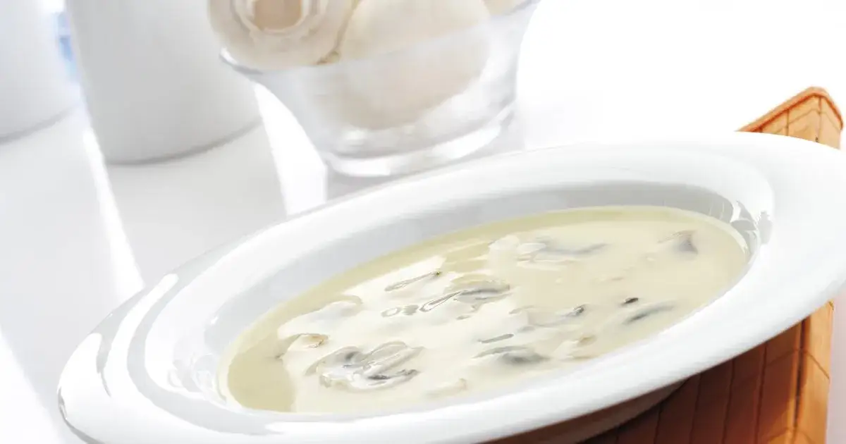 Zdjęcie Jak wzmocnić smak zupy pieczarkowej i uczynić ją niezapomnianą