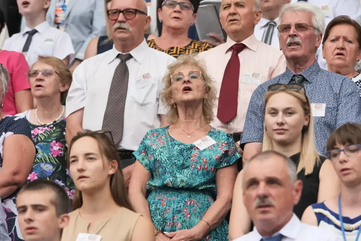 Zdjęcie Czy świadek Jehowy może być z katolikiem? Odkryj wyzwania i możliwości