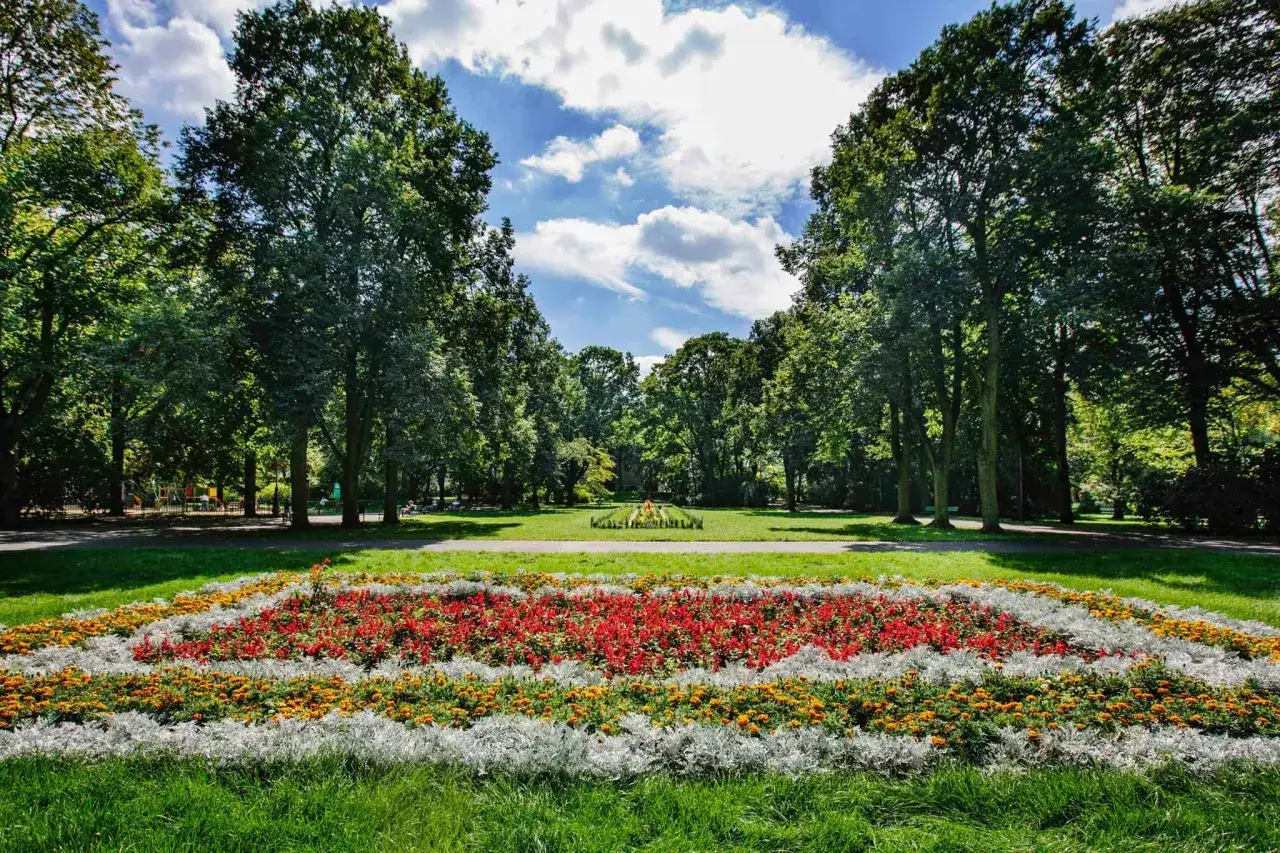 Zdjęcie Najlepsze atrakcje w łódzkim, które musisz odwiedzić – historia, natura i zabawa