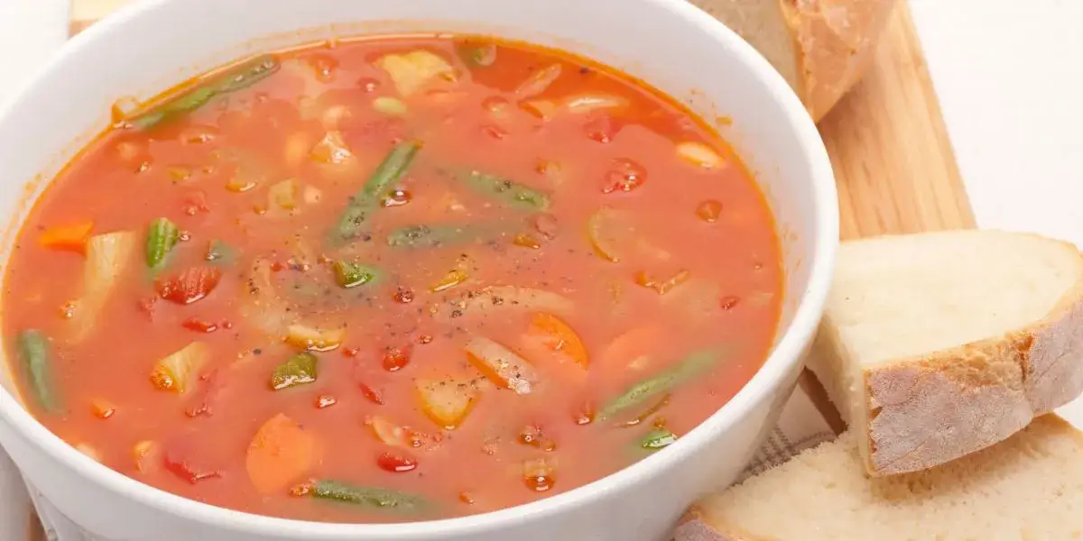 Zdjęcie Minestrone: Filozofia smaku i jak ugotować idealną zupę