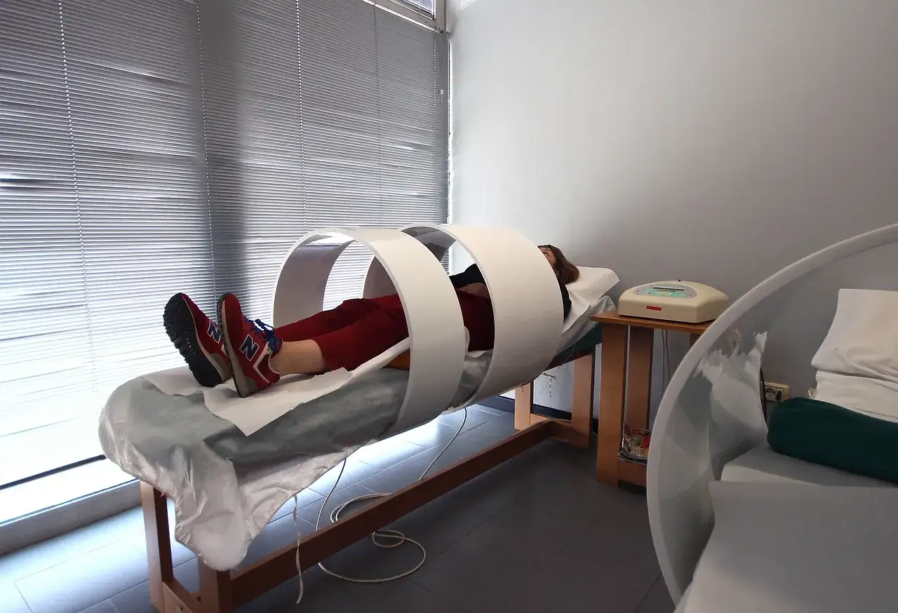 Zdjęcie Pole magnetyczne w rehabilitacji - co to jest i jakie ma korzyści?