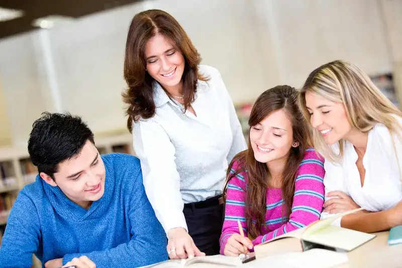 Zdjęcie Ile czasu ma nauczyciel na sprawdzenie sprawdzianu i co to oznacza dla uczniów?