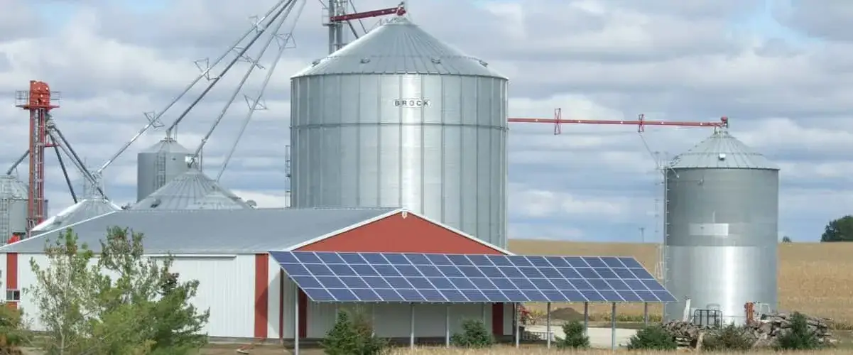Zdjęcie Fotowoltaika dla rolnika: Jak uniknąć błędów przy VAT i ulgach