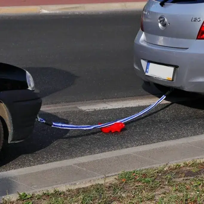 Zdjęcie Jak holować samochód bezpiecznie i zgodnie z prawem? Sprawdź zasady!