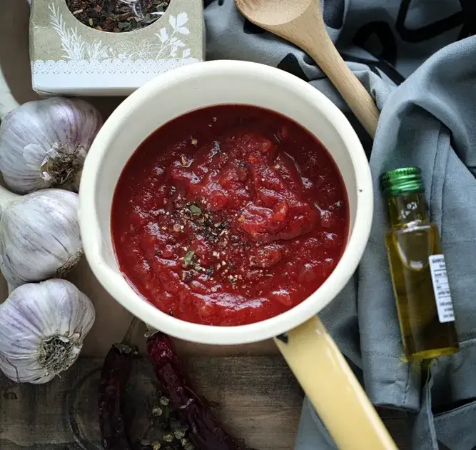 Zdjęcie Jak zrobić sos z passaty - prosty przepis na pyszny sos pomidorowy