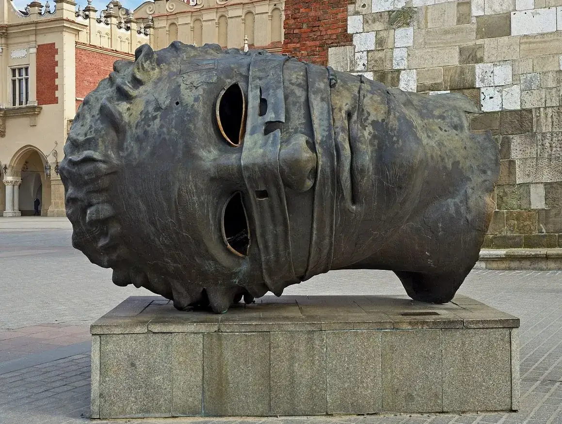 Zdjęcie Mitoraj quotazioni: jakie są aktualne ceny jego dzieł sztuki?