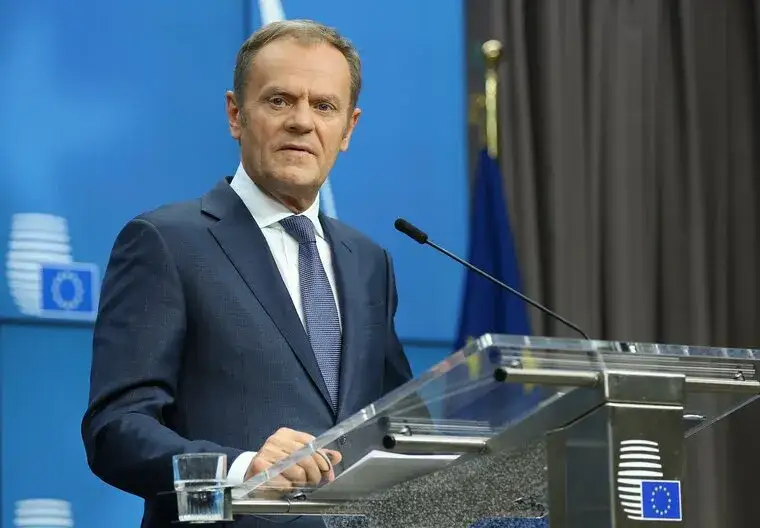 Zdjęcie Gdzie urodził się Donald Tusk? Fascynujące fakty z jego pochodzenia