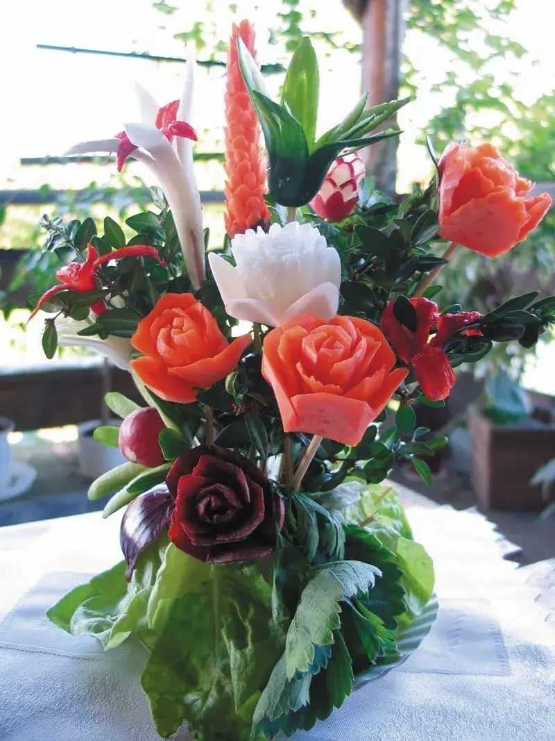 Zdjęcie Rzeźby z warzyw: Odkryj techniki i inspiracje dla początkujących