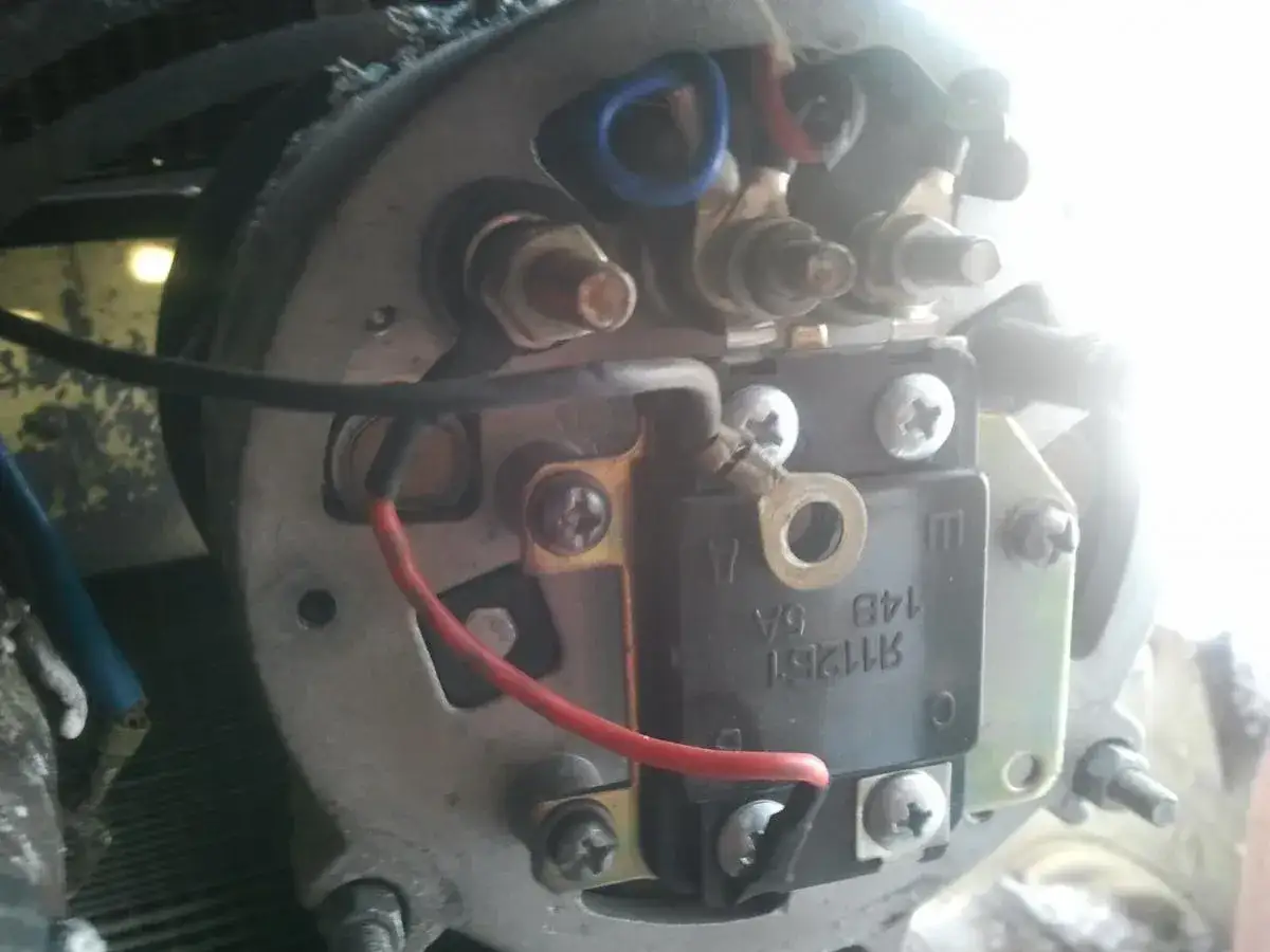 Zdjęcie Jak wymontować alternator Skoda Fabia - uniknij kosztownych błędów