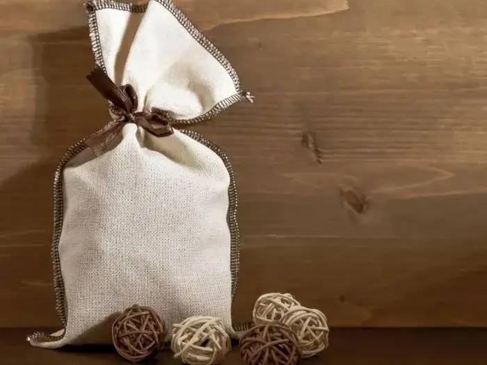 Zdjęcie Jak zapakować perfum, aby uniknąć uszkodzeń i zrobić wrażenie