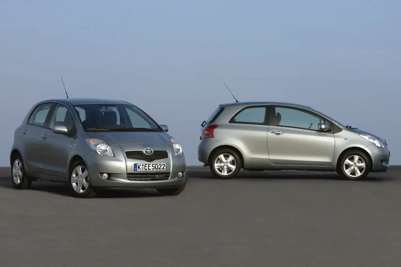 Zdjęcie Toyota Yaris jaki silnik - porównanie opcji silnikowych i osiągów