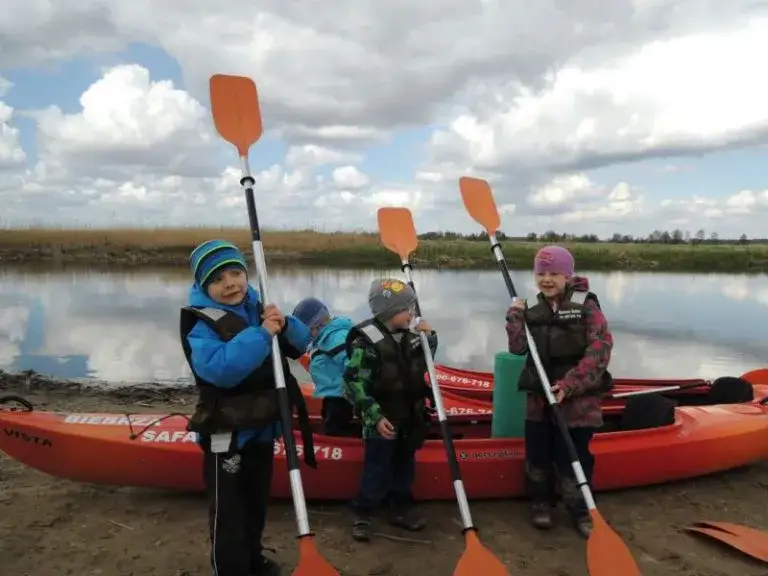 Zdjęcie Najlepsze spływy kajakowe na Biebrzy: trasy, ceny i porady dla początkujących