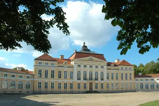 Zdjęcie Pałac w Rogalinie: Odkryj fascynującą historię i architekturę