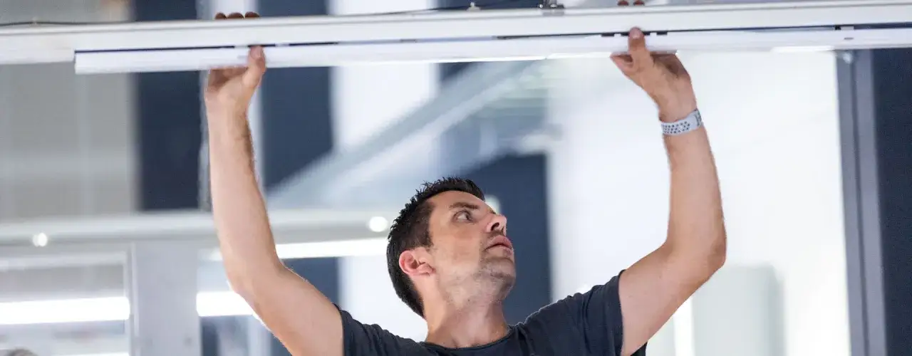 Zdjęcie Wymiana oświetlenia na LED: remont czy modernizacja? Porównanie opcji