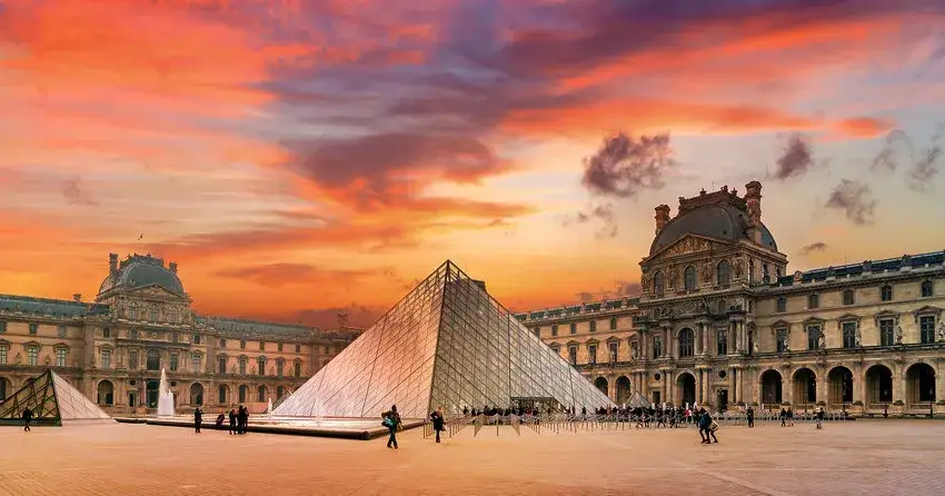 Zdjęcie Co jest w Luwrze? Niezwykłe dzieła sztuki, które musisz zobaczyć