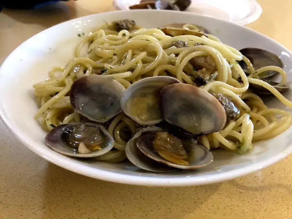 Zdjęcie Spaghetti vongole: idealny przepis na włoskie danie z małżami