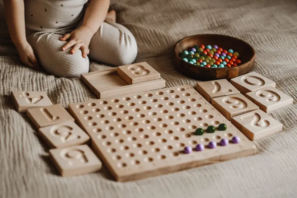 Zdjęcie Manipulacyjne zabawki sensoryczne – wspieraj rozwój dziecka efektywnie