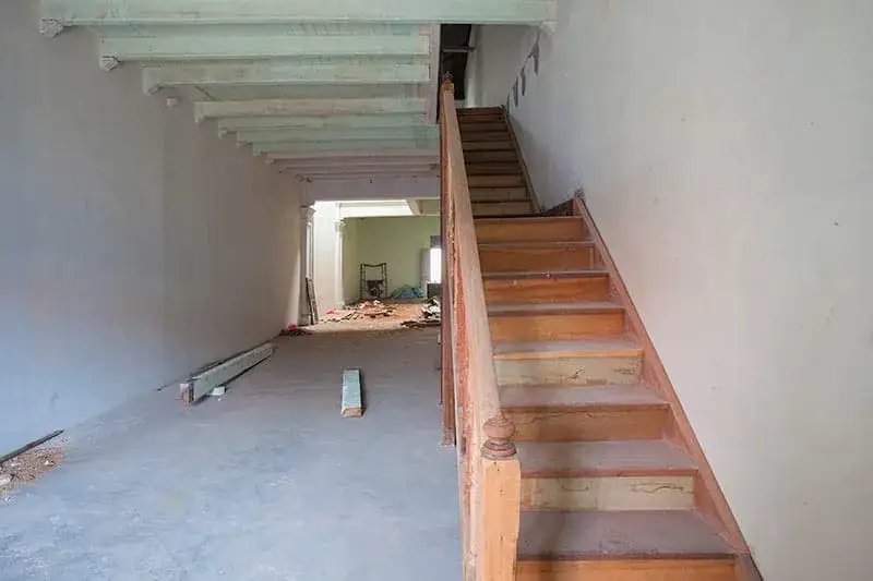 Zdjęcie Jak zrobić tanie schody - proste sposoby na oszczędność i styl